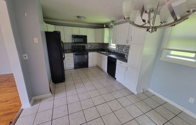 1 bed, 3 baths, $1,500