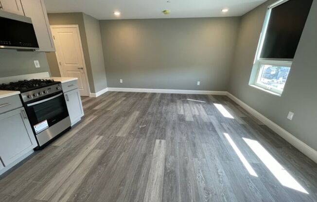 Studio, 1 bath, 328 sqft, $1,850, Unit 408