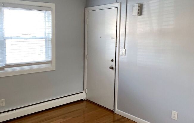 Studio, 1 bath, $1,650, Unit 10B