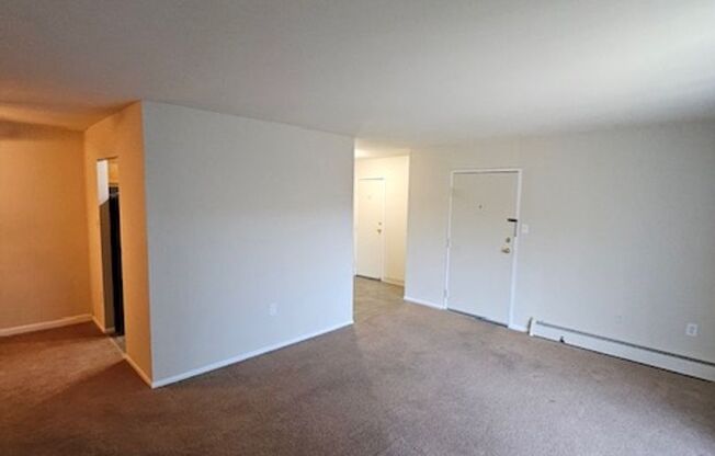 1 bed, 1 bath, $1,400, Unit J07