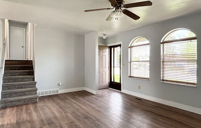 Cozy Home with New Paint & Flooring!