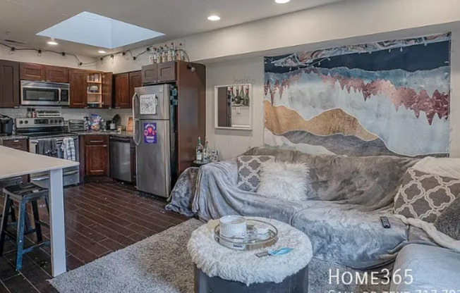 1806 W Montgomery Ave