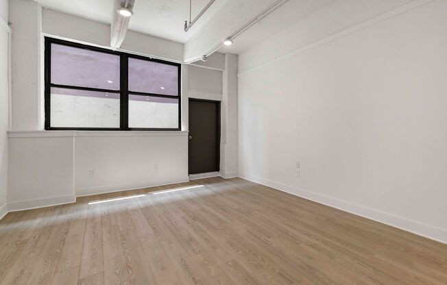 1 bed, 1 bath, 618 sqft, $1,095, Unit G112