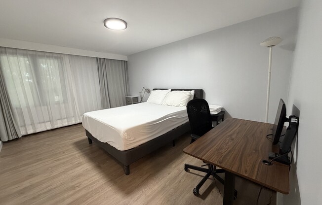 3 beds, 2 baths, 1,100 sqft, $3,500, Unit B