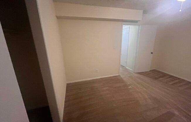 1 bed, 1 bath, 750 sqft, $1,025, Unit I-69