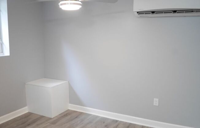 Studio, 1 bath, 350 sqft, $950, Unit 1128SMA- 329-C