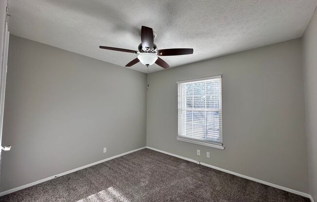 2 beds, 1 bath, 1,000 sqft, $1,368, Unit 11