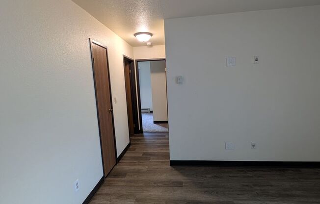 2 beds, 1 bath, 970 sqft, $1,249, Unit FB   2011