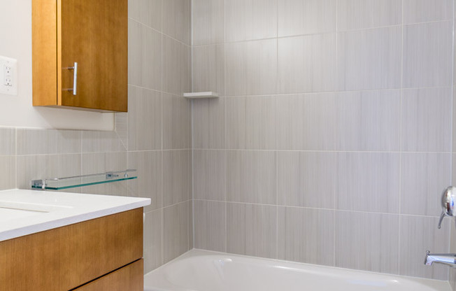 2 beds, 2 baths, 1,016 sqft, $3,795, Unit 0511