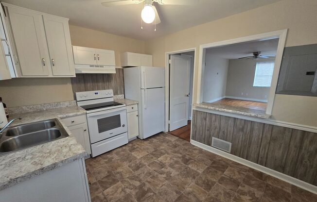 2 beds, 1 bath, $1,200