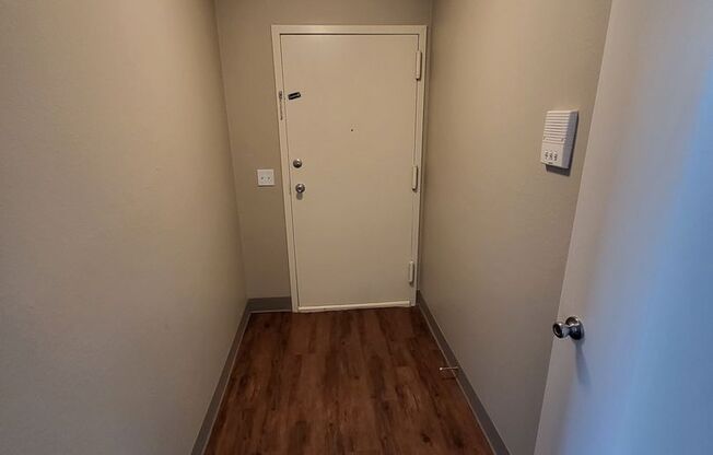 1 bed, 1 bath, 850 sqft, $999, Unit 9-917