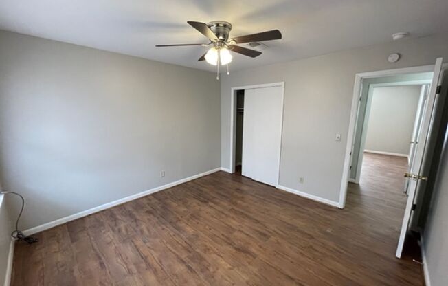 3 beds, 2 baths, 1,300 sqft, $825, Unit 206 E. McMillian Street