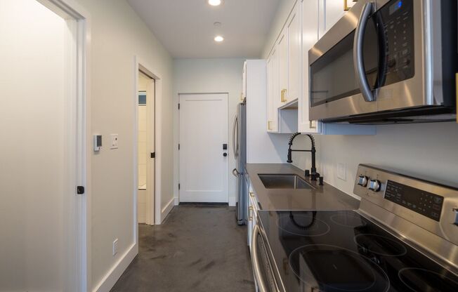 Studio, 1 bath, $1,828