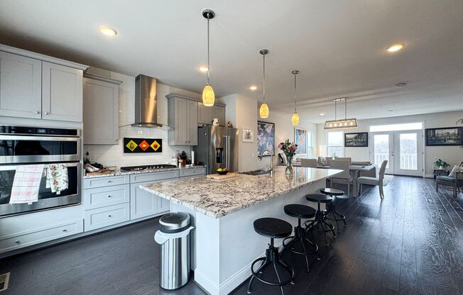 Fantastic 4 Bed 3.5 Bath End Unit Townhome In Potomac Shores Town Center