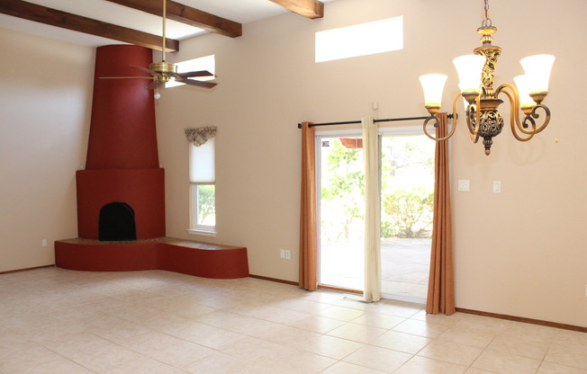 Beautiful 3 bdr, 2 bath SOLAR home w/large family room.  1 small dog considered 20lbs or less only.