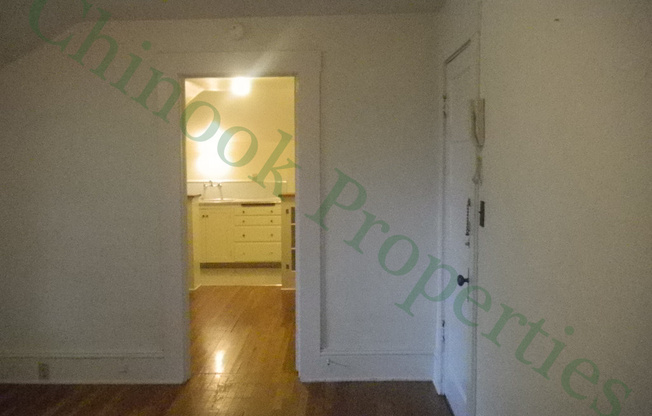 1 bed, 1 bath, $1,050, Unit 1176 Mill St #5