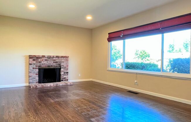 3BD/2BA - Charming Home with Modern Upgrades in a Cozy Neighborhood