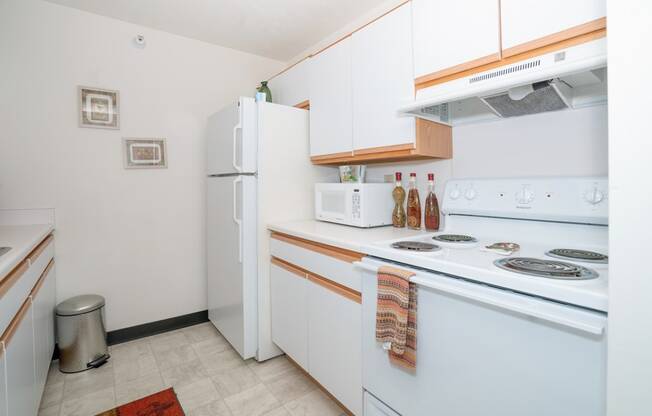 Kitchen gallery at Oates Estates Apartments, Alabama