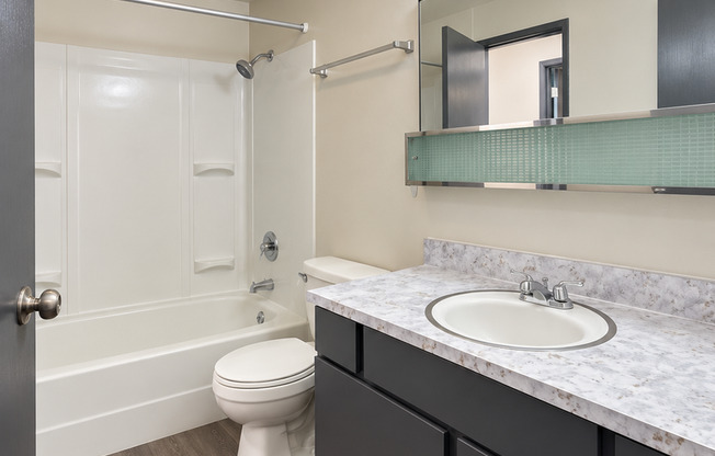 2 beds, 1.5 baths, 1,100 sqft, $1,625, Unit Unit 27