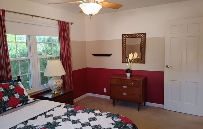 3 beds, 2 baths, $2,800