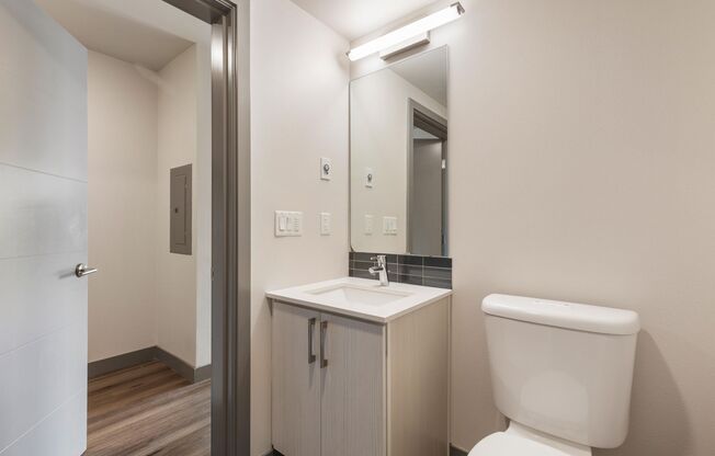 Studio, 1 bath, 288 sqft, $1,395, Unit 416