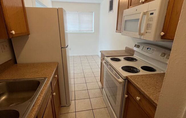 1 bed, 1 bath, $825, Unit Unit 101