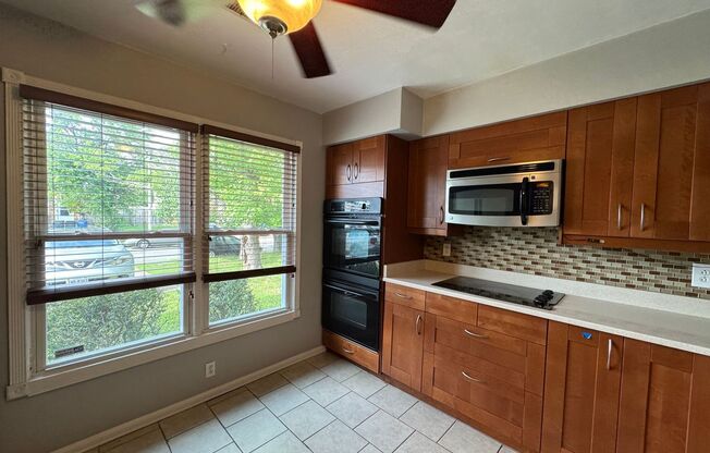 Charming Waterfront Townhouse in Virginia Beach "ASK ABOUT OUR ZERO DEPOSIT"