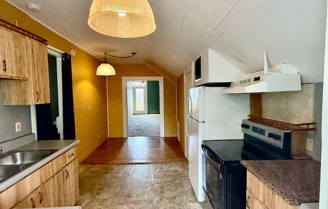 1 bed, 1 bath, $975, Unit UNIT 5