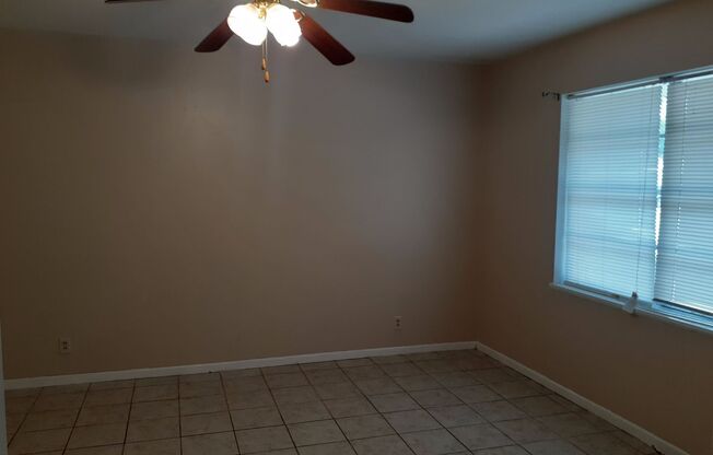 3 beds, 2 baths, $1,395