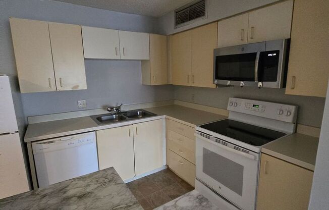 1 bed, 1 bath, $1,300