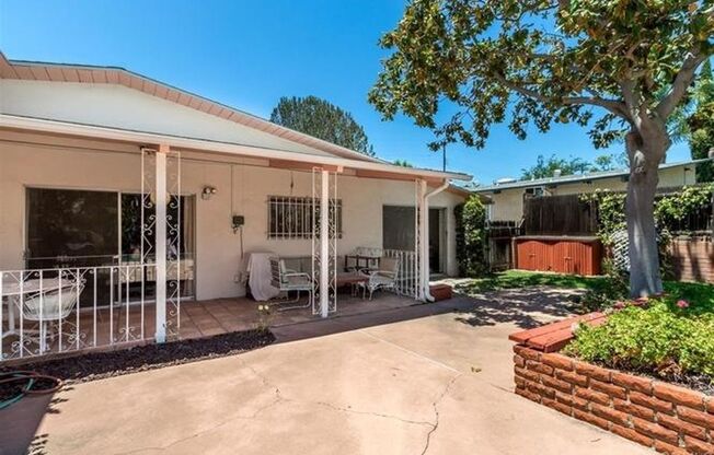 6 beds, 4 baths, $8,395