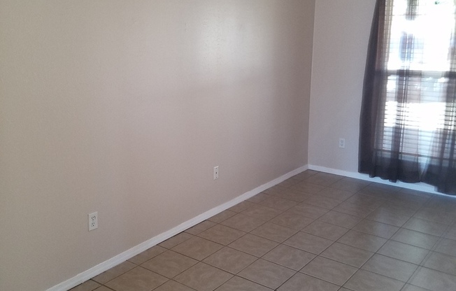 3 beds, 1 bath, $1,200