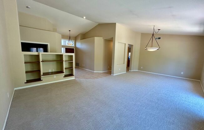 Spacious 4 Bed/2.5 Bath Home Escondido
