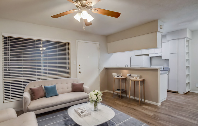 3 beds, 2 baths, 1,150 sqft, $1,895, Unit 920-210