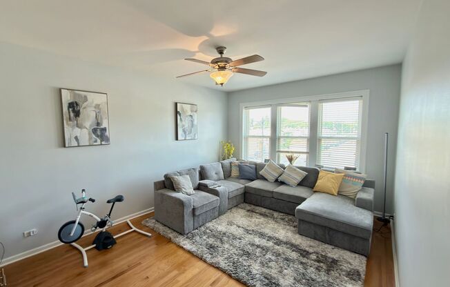 4111 W Lawrence