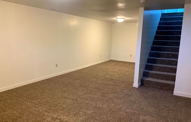 2 beds, 1 bath, $1,000