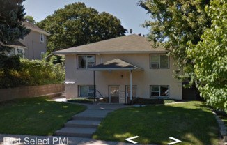 395 Fairview Ave N