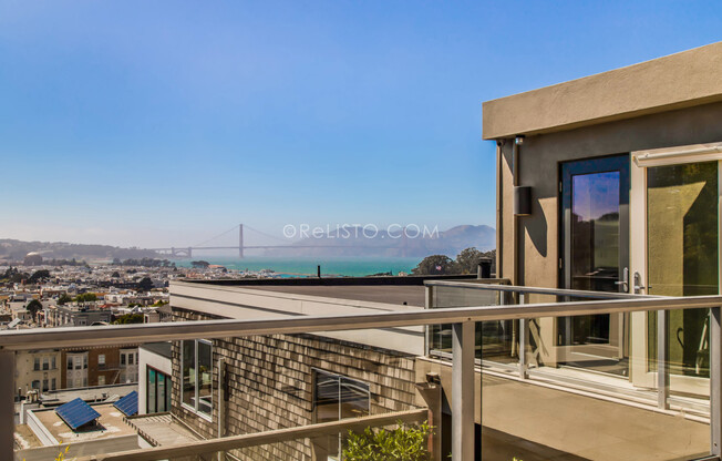 2735 LARKIN