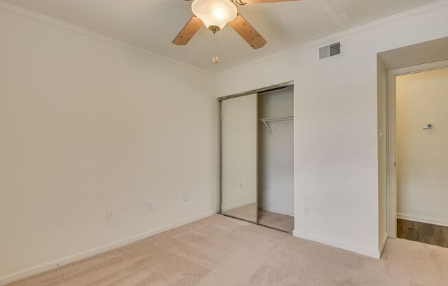2 beds, 1 bath, 900 sqft, $1,100, Unit 1219
