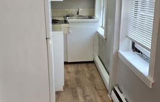 Studio, 1 bath, $2,400, Unit 3-2