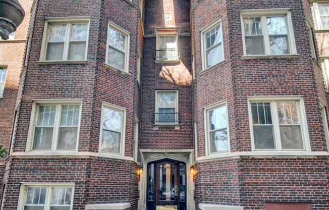 Pine Grove and Cornelia Lakeview Apartments