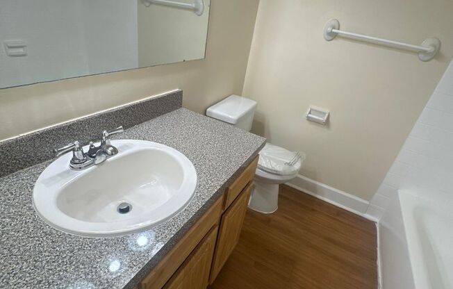 3 beds, 2 baths, 1,300 sqft, $2,300, Unit 3412 #203