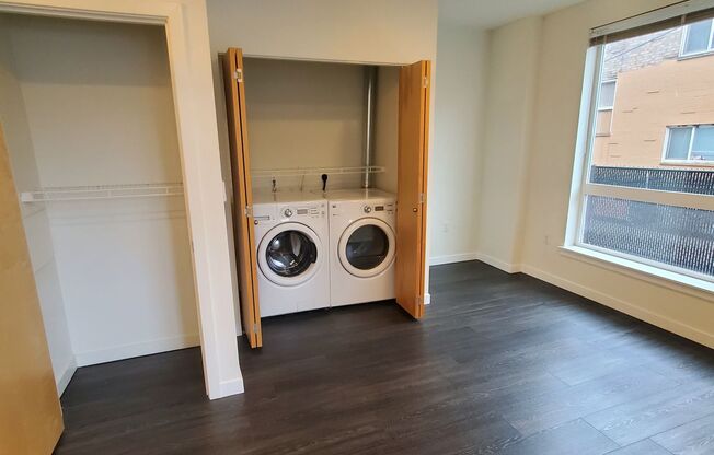 Studio, 1 bath, 345 sqft, $1,650, Unit 108