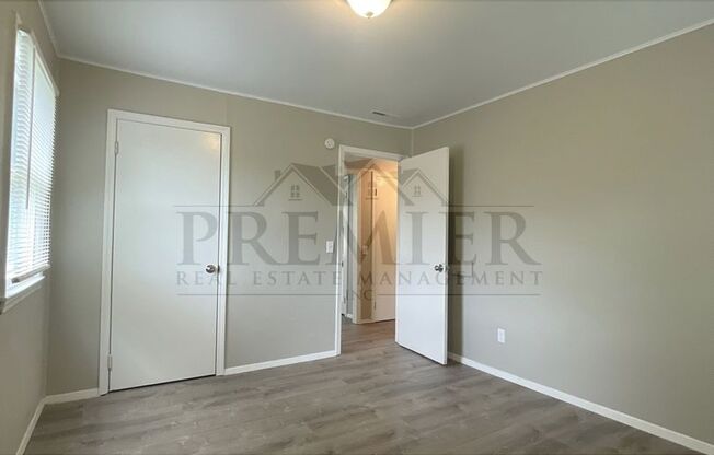 2 beds, 1 bath, $990, Unit MBB-1