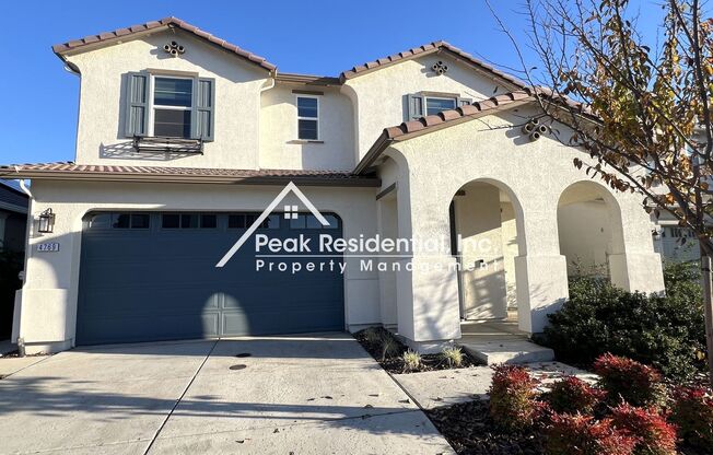 Spacious 5bd/3ba Folsom Home!