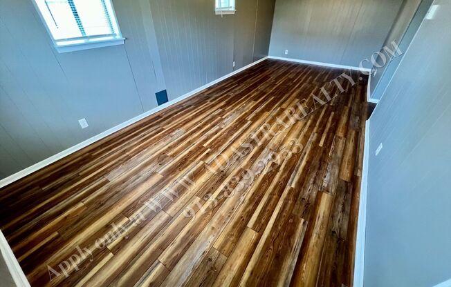 Updated 2 Bed 1 Bath Overland Park Duplex-Available NOW!!!