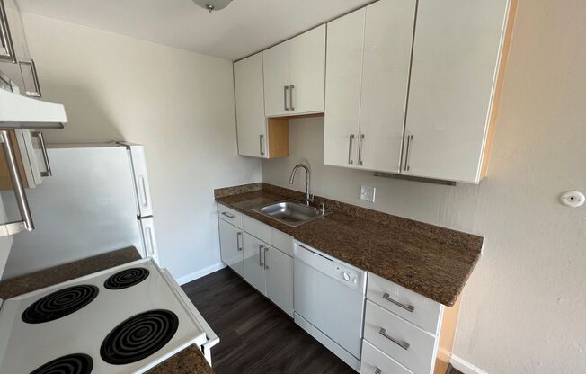 2 beds, 1 bath, 825 sqft, $2,250, Unit 306