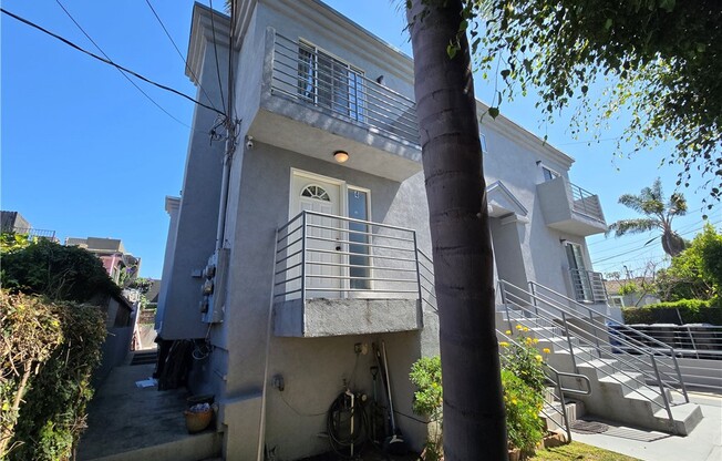 1054 HARRISON AVE