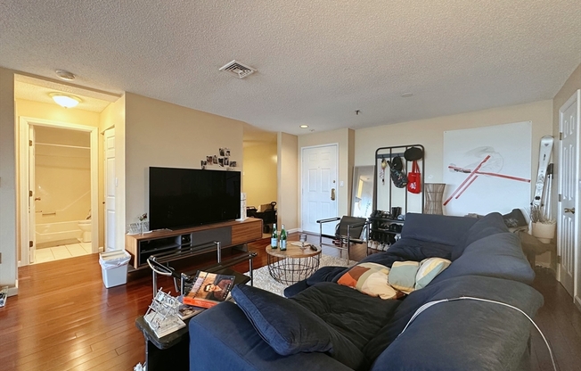 2 beds, 2 baths, 1,206 sqft, $3,500, Unit 1123