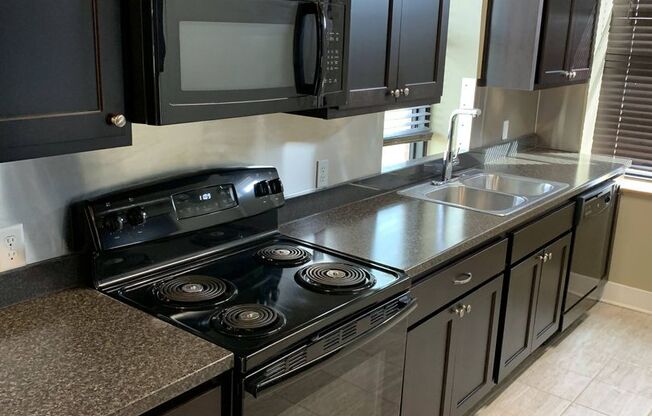1 bed, 1 bath, 1,044 sqft, $1,250, Unit 909